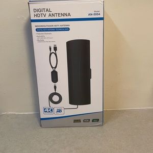 Digital Indoor/Outdoor HDTV Antenna AN-5004